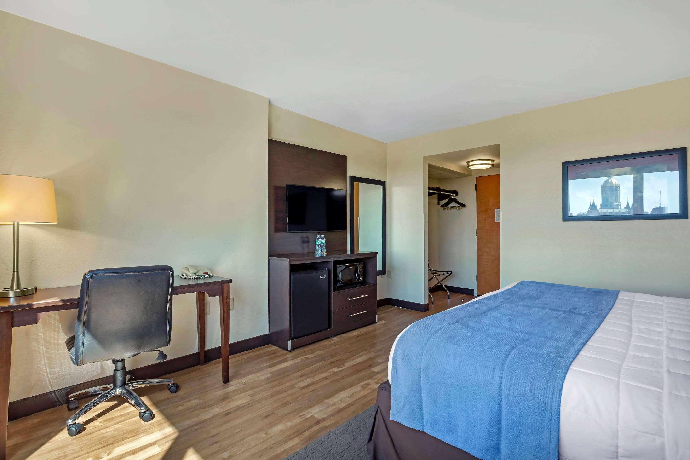 The Capitol Hotel Хартфорд Екстериор снимка