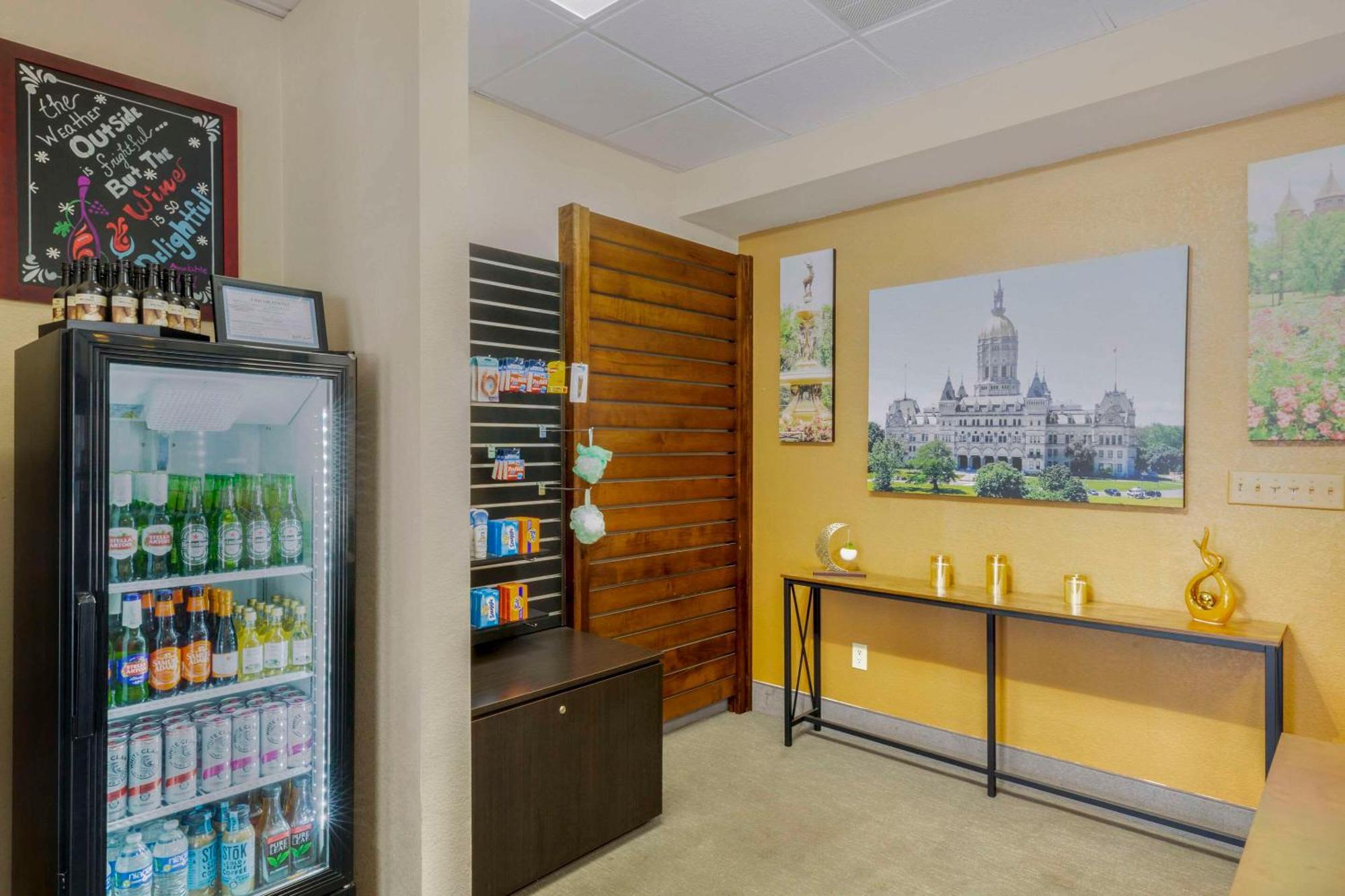 The Capitol Hotel Хартфорд Екстериор снимка