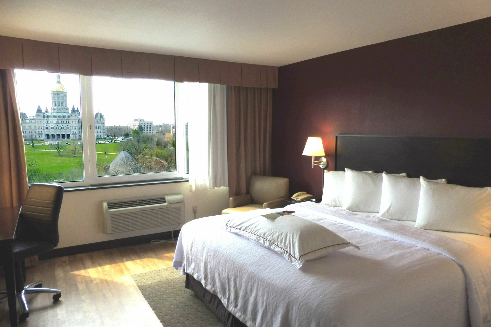 The Capitol Hotel Хартфорд Екстериор снимка
